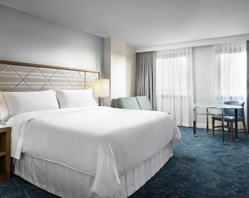 Dolphin Traditional King with Desk, Chair and Couch