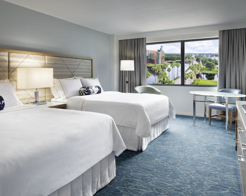 Swan Traditional Queen/Queen Connecting Room with Desk, Chair and Large TV