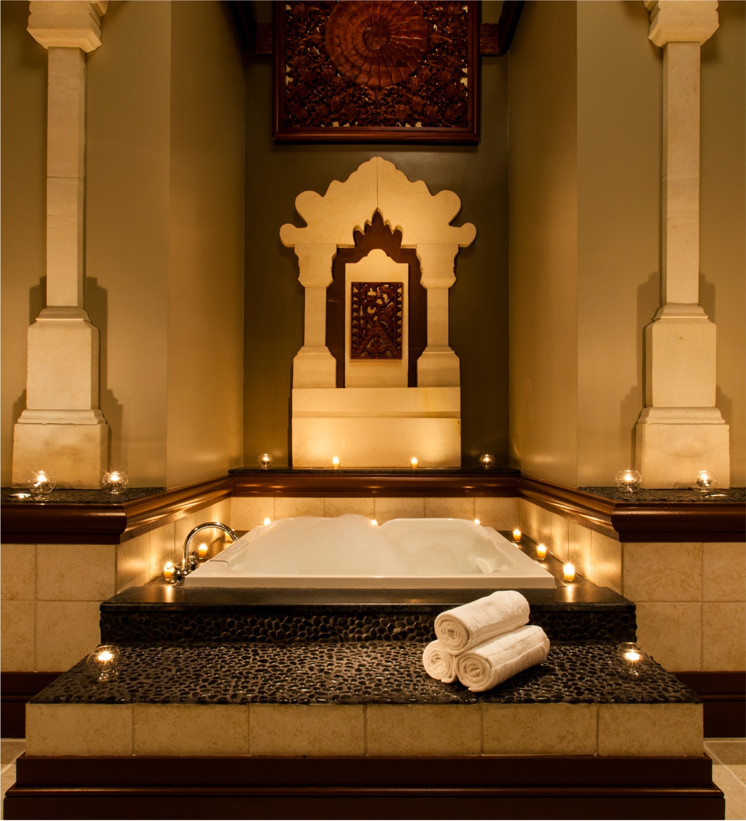 Mandara Spa Large Tub with Candles