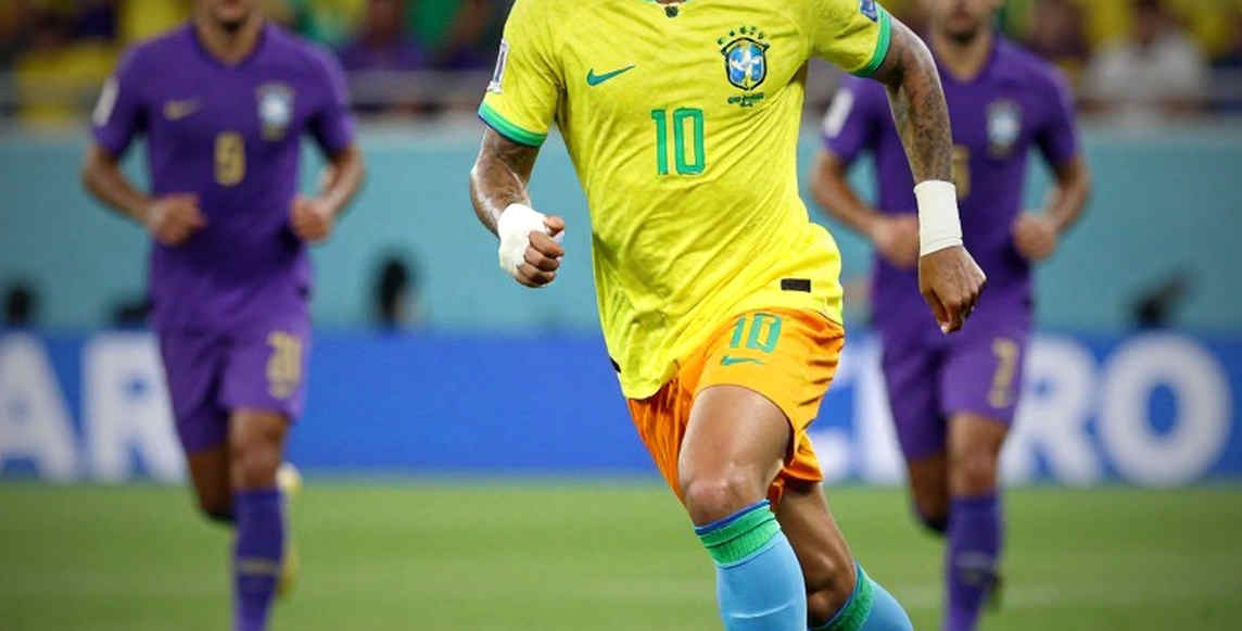শেষ দশ মিনিটের জ্যামিতি: কেন কেভিন ডিক্স সেন্টার-ব্যাক ছেড়ে স্ট্রাইকার হয়েছিলেন