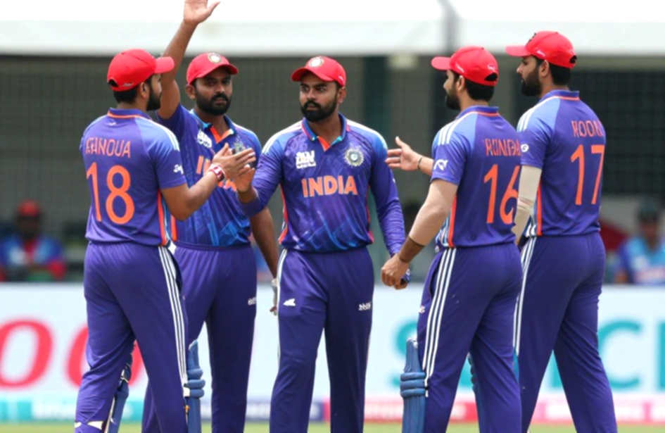 মিনহাসের ৬/৪০ আর ফারহানের ওডিআই দাবি: আফ্রিদির টুইটের আড়ালে যে গল্পটা কেউ বলছে না