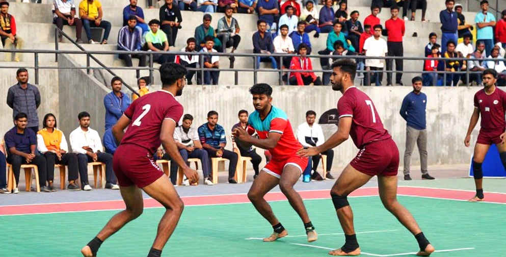বেঞ্চে পবন, মাঠে হিসাব: স্টার্টিং সেভেন, সাবস্টিটিউশনের নীরব নিয়ম এবং ইরান-ফাইনালের অসমাপ্ত হিসাব